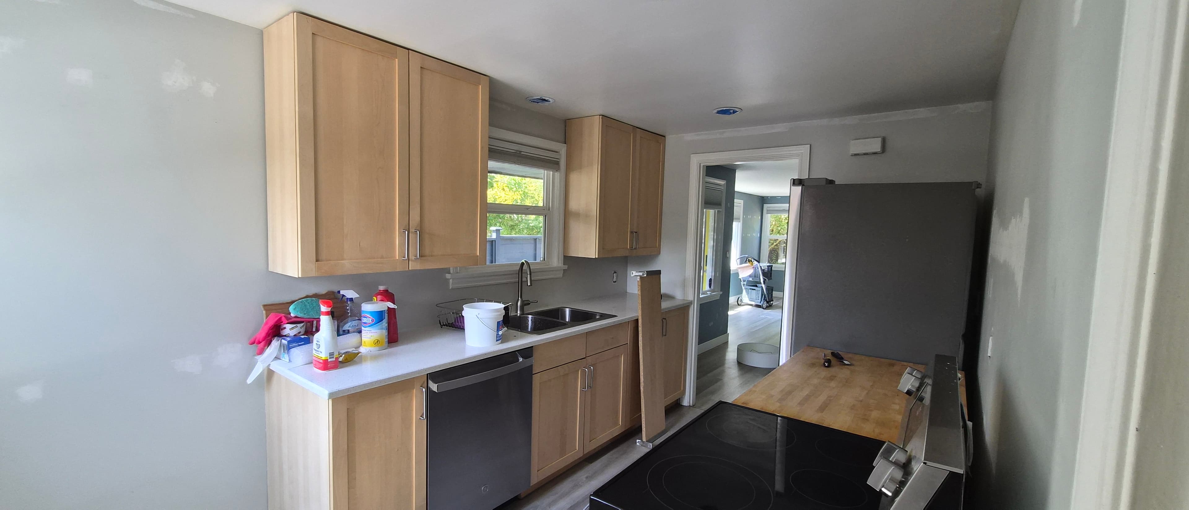 Kitchen before painting.